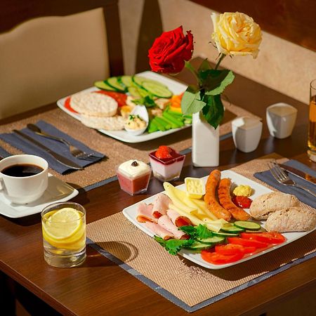 Hotel Santi Красков Екстериор снимка
