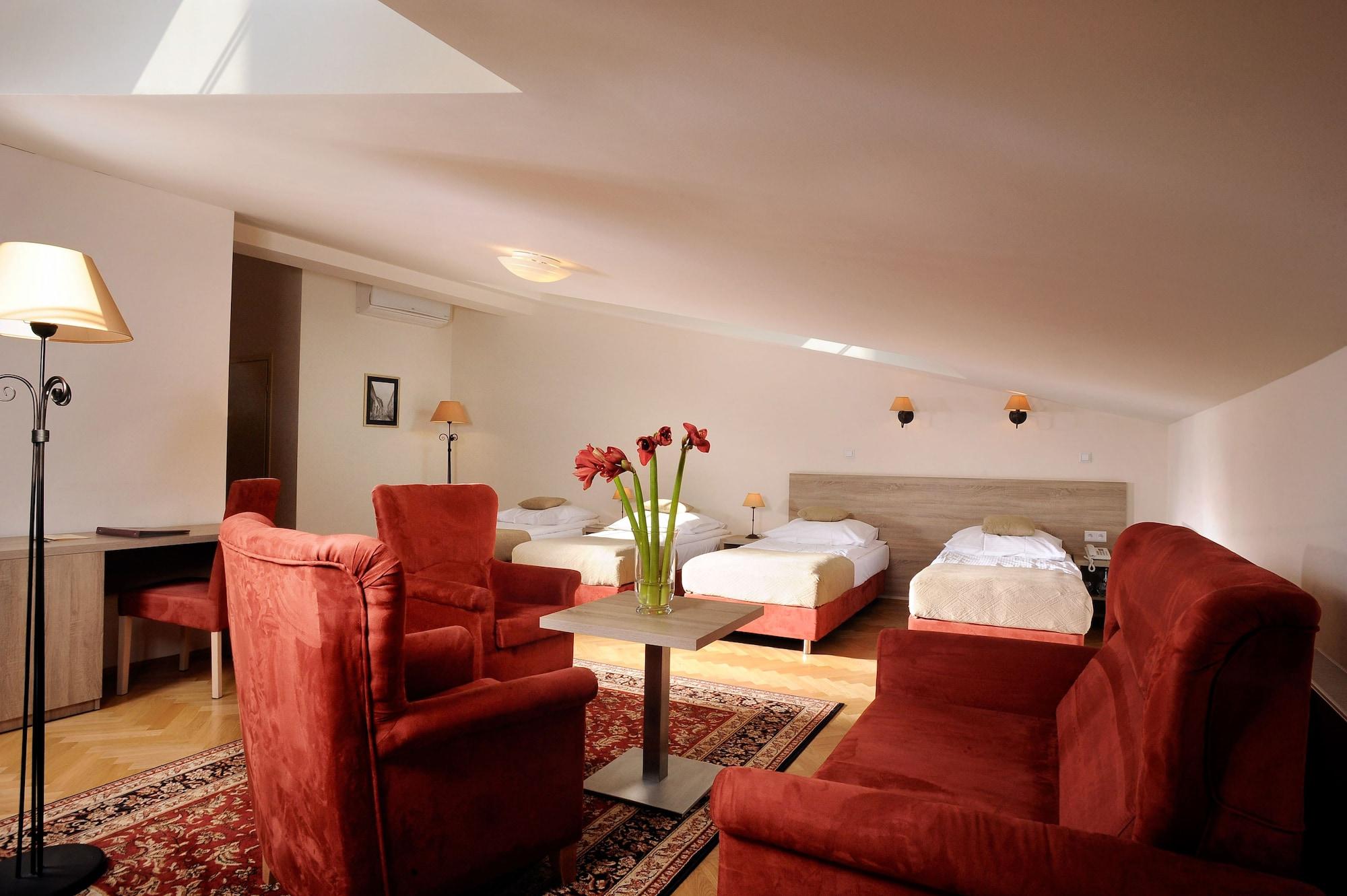 Hotel Santi Красков Екстериор снимка