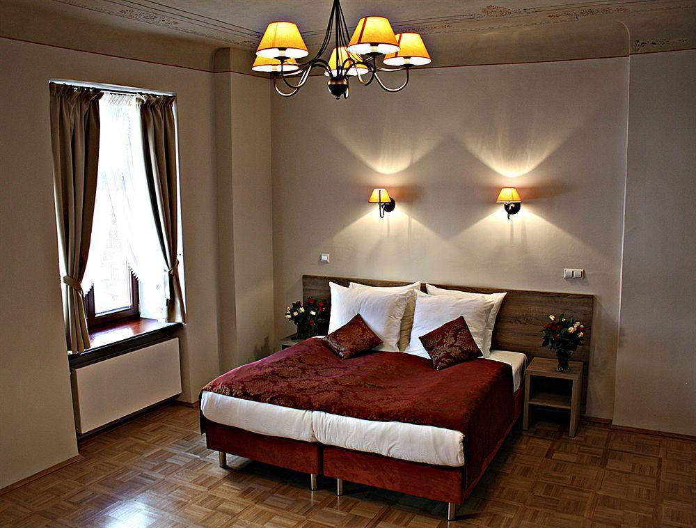 Hotel Santi Красков Екстериор снимка